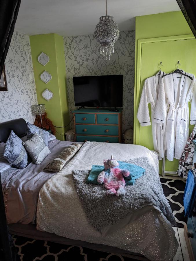 Quaint & Quirky House Colchester Town Centre ภายนอก รูปภาพ